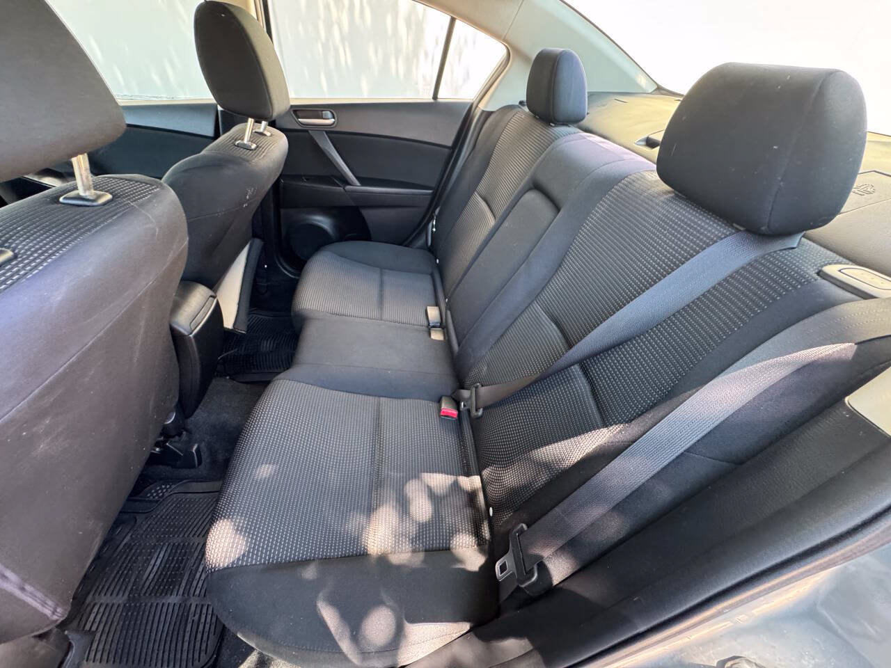 Used 2012 MAZDA MAZDA3 i Touring FWD image 12