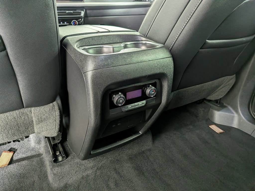 Certified 2025 Chevrolet Traverse LT AWD/4WD image 37