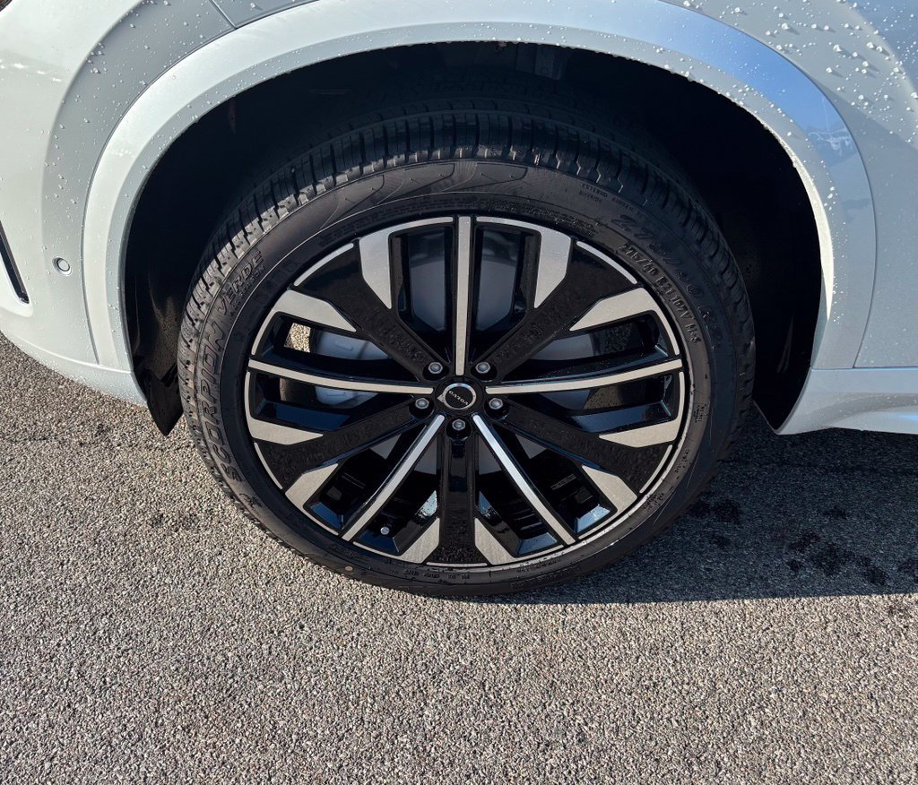 New 2027 Volvo XC90 B6 Plus AWD/4WD image 9