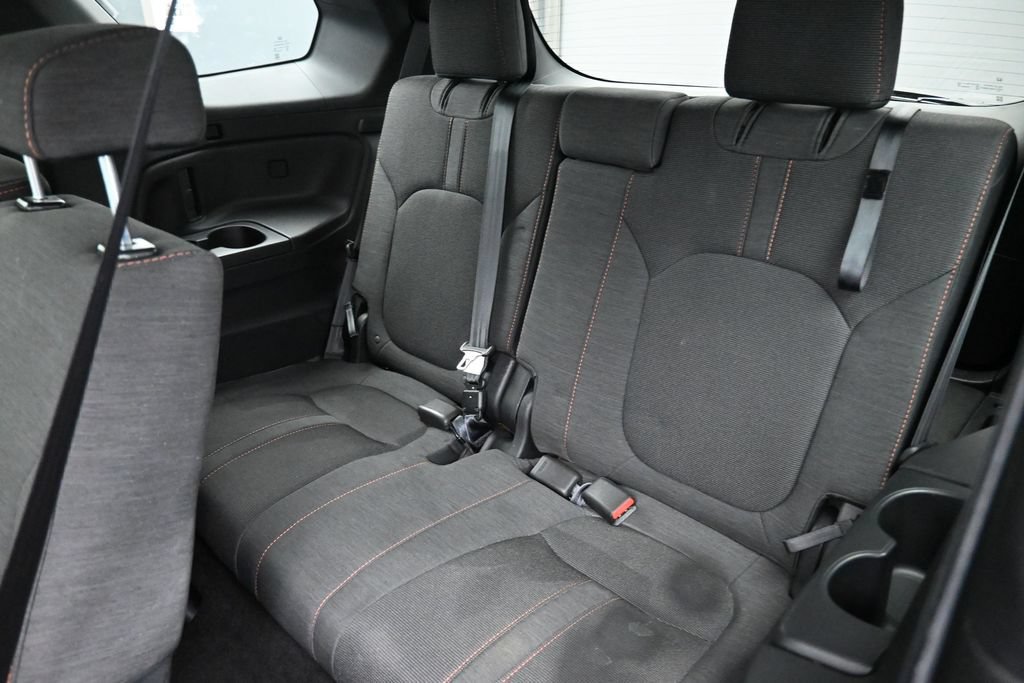 Used 2025 Honda Pilot Sport image 13