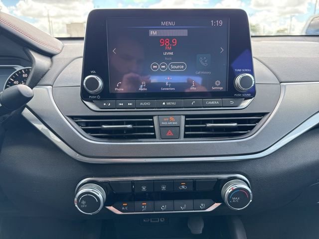 Used 2024 Nissan Altima 2.5 SR FWD image 12