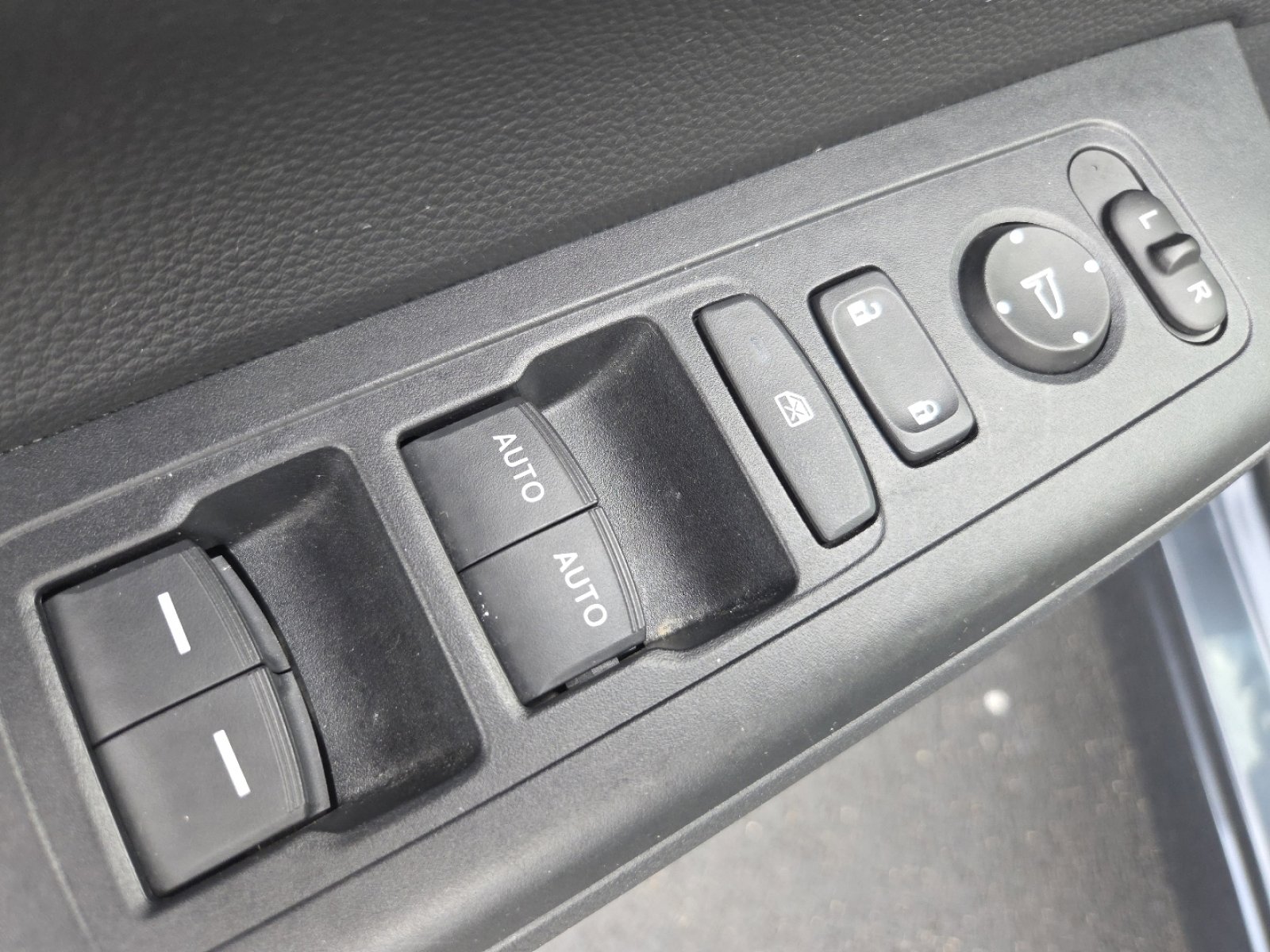 Certified 2023 Honda CR-V EX image 25