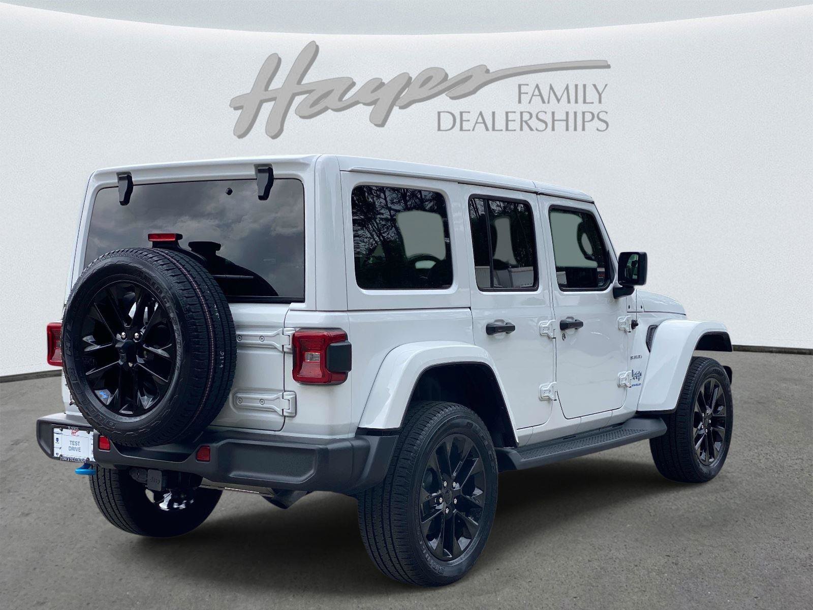 Used 2023 Jeep Wrangler Sahara w/ Cold Weather Group image 3