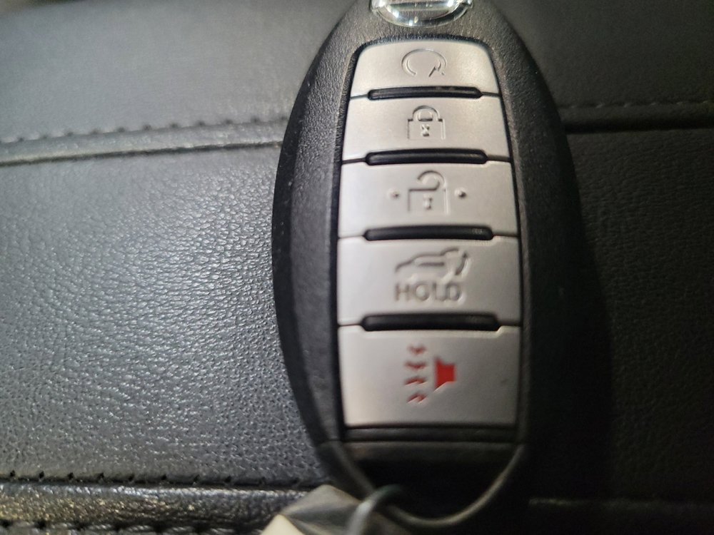Used 2018 Nissan Rogue SV FWD image 32