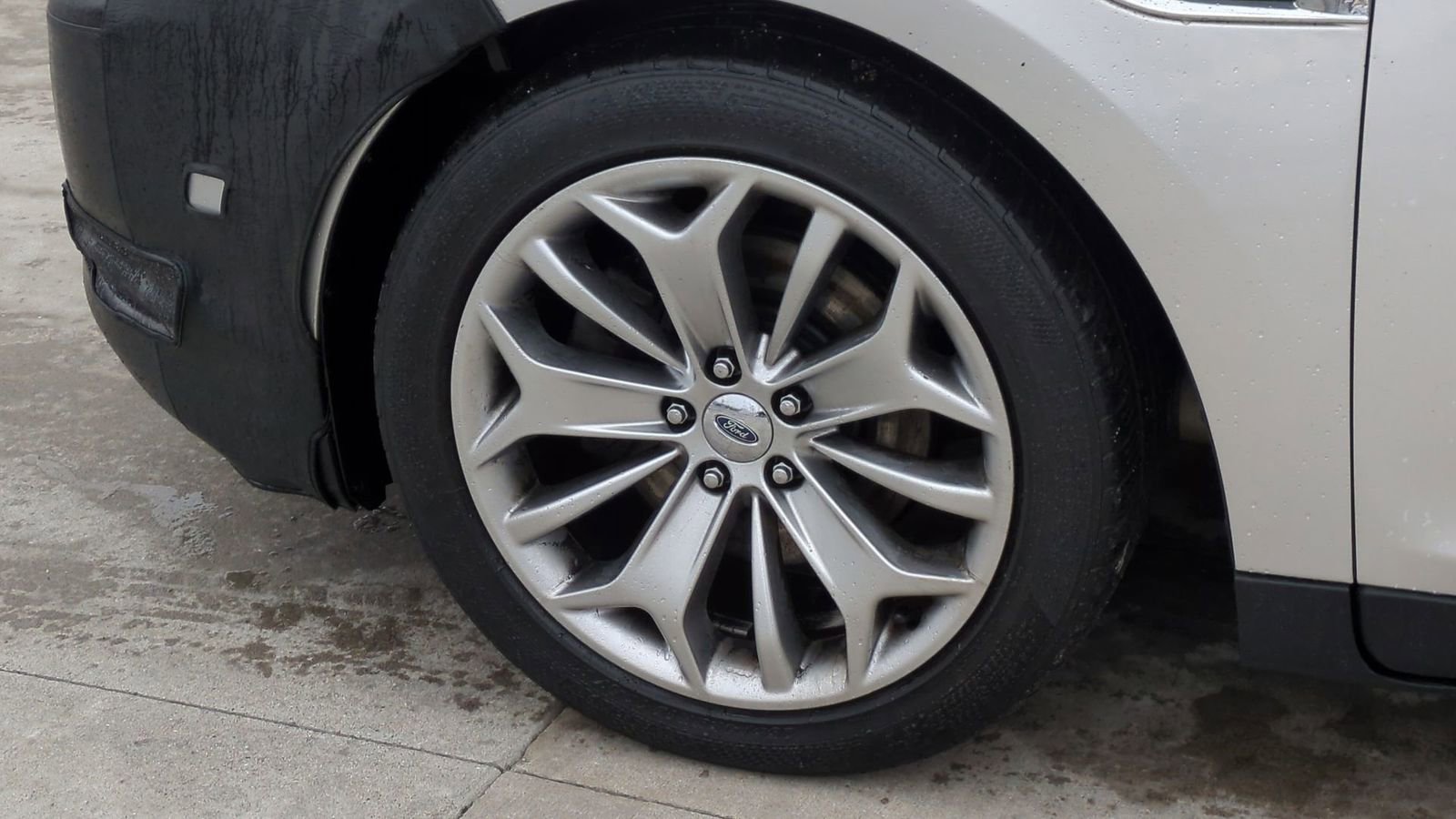 Used 2014 Ford Taurus Limited image 13