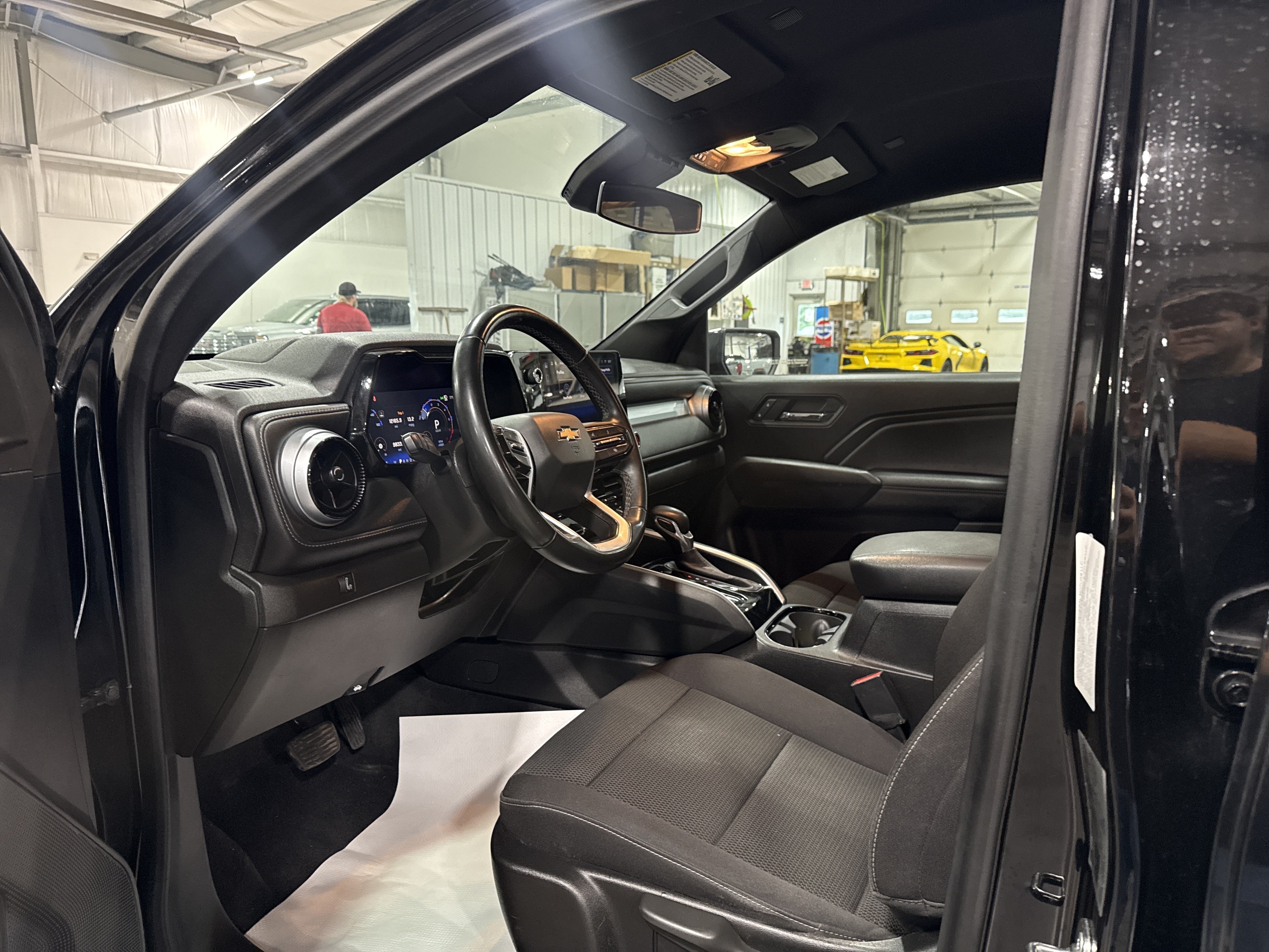 Used 2024 Chevrolet Colorado LT w/ LT Convenience Package AWD/4WD image 7