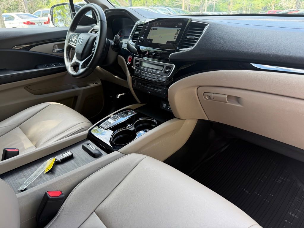 Used 2022 Honda Pilot Touring image 11