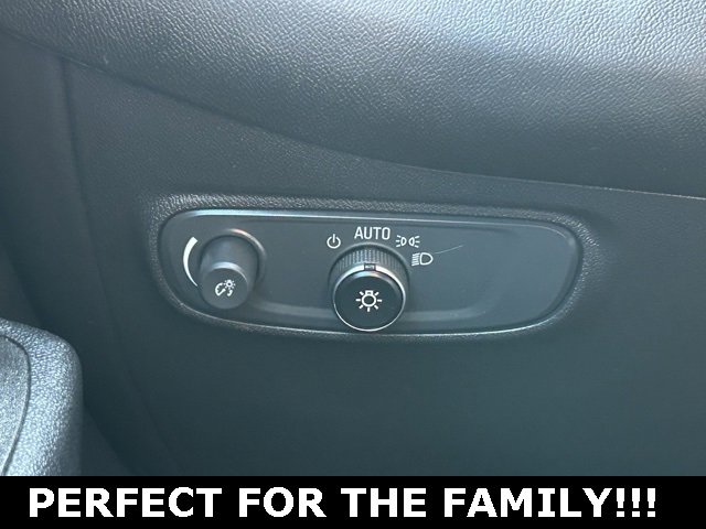 Used 2023 Chevrolet Equinox RS w/ RS Leather Package image 20