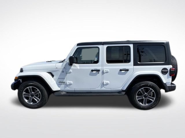 Used 2023 Jeep Wrangler Unlimited Sahara w/ LED Lighting Group AWD/4WD image 2