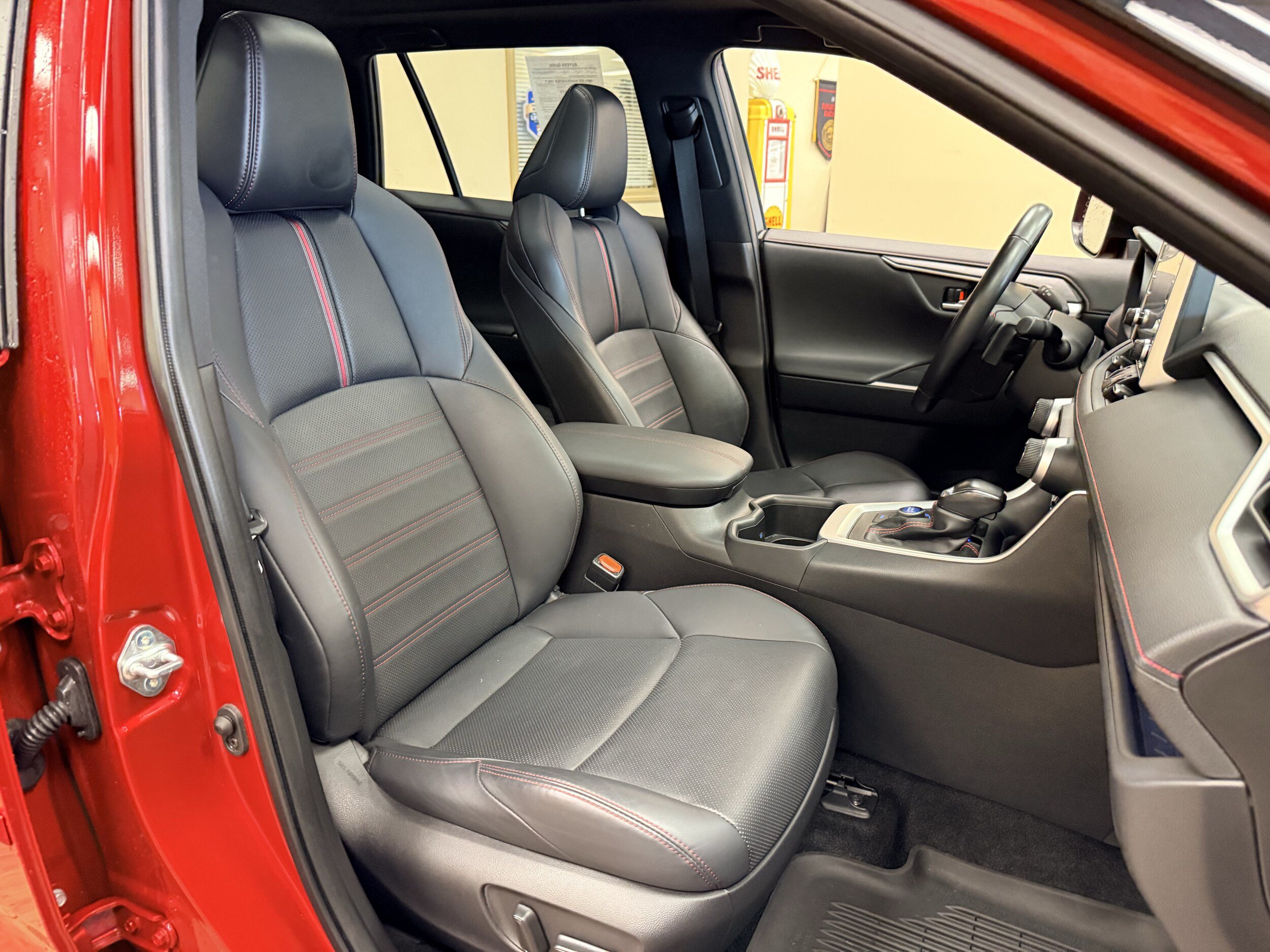 Used 2022 Toyota RAV4 XSE w/ Premium Package AWD/4WD image 25