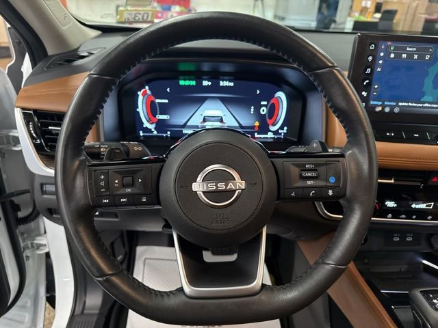 Used 2024 Nissan Rogue Platinum image 12