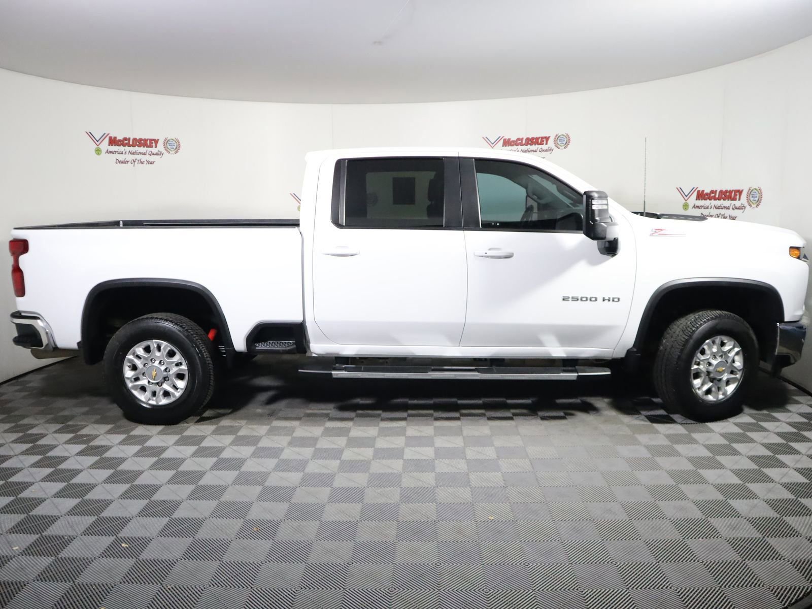Used 2023 Chevrolet Silverado 2500 LT w/ Convenience Package image 4