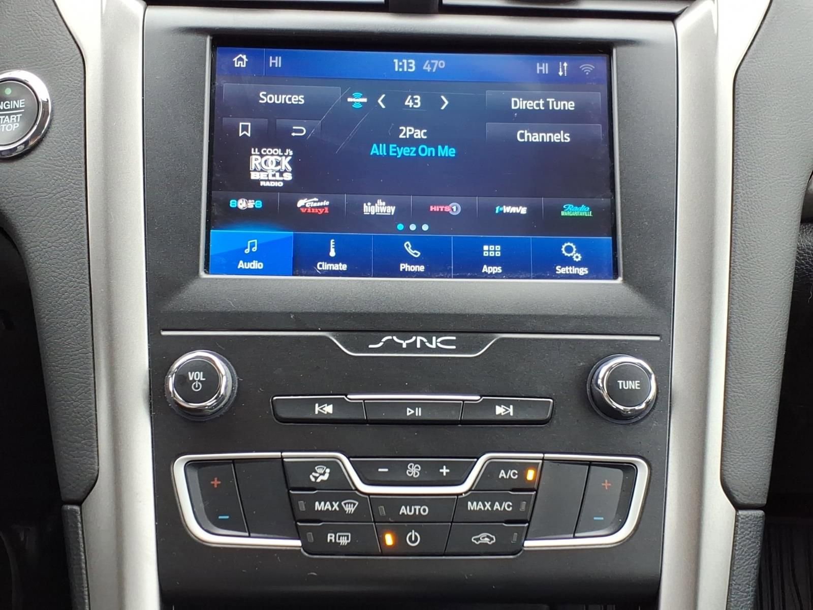 Used 2020 Ford Fusion SE FWD image 15