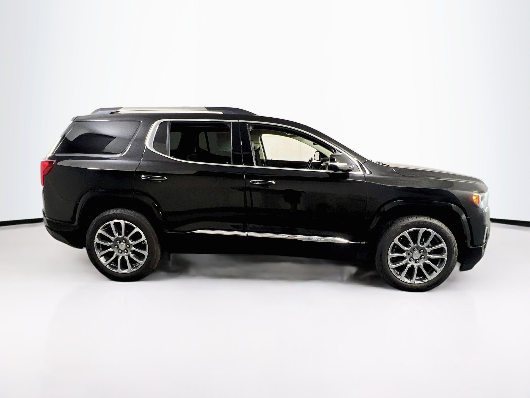 Used 2021 GMC Acadia Denali w/ Denali Ultimate Package AWD/4WD image 4