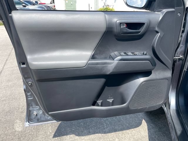 Used 2022 Toyota Tacoma SR AWD/4WD image 11