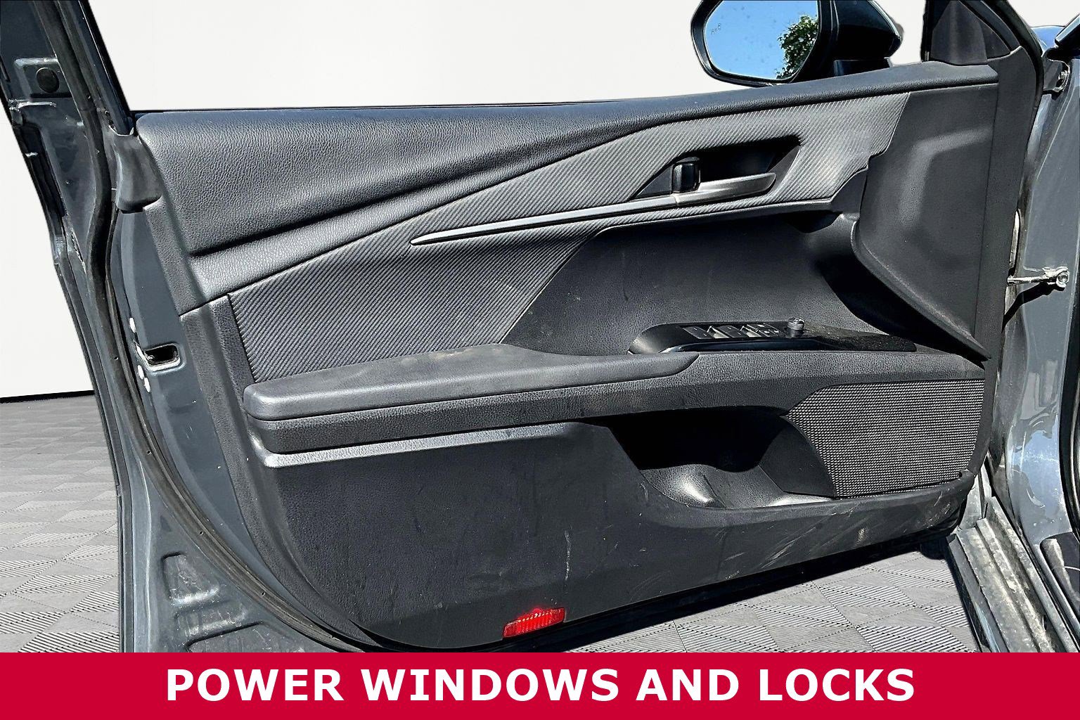 Used 2025 Toyota Camry SE w/ Convenience Package AWD/4WD image 20