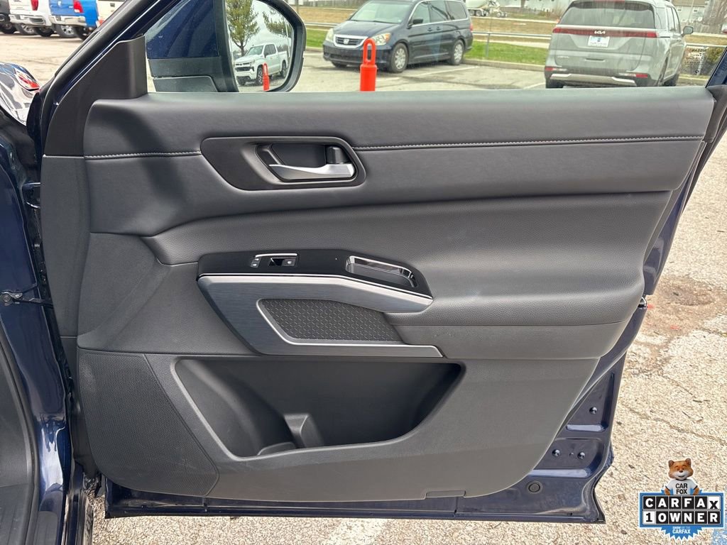 Used 2025 Nissan Pathfinder SL image 55