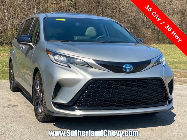 Used 2024 Toyota Sienna XSE image 9