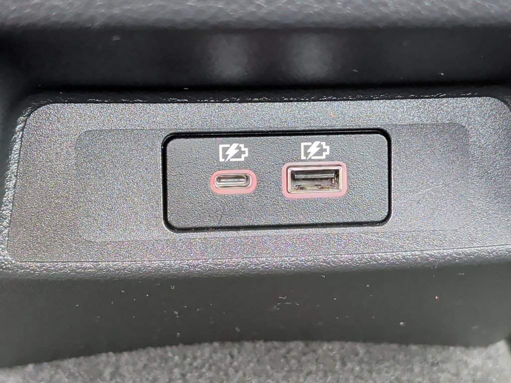 Used 2025 Nissan Altima 2.5 SV FWD image 32