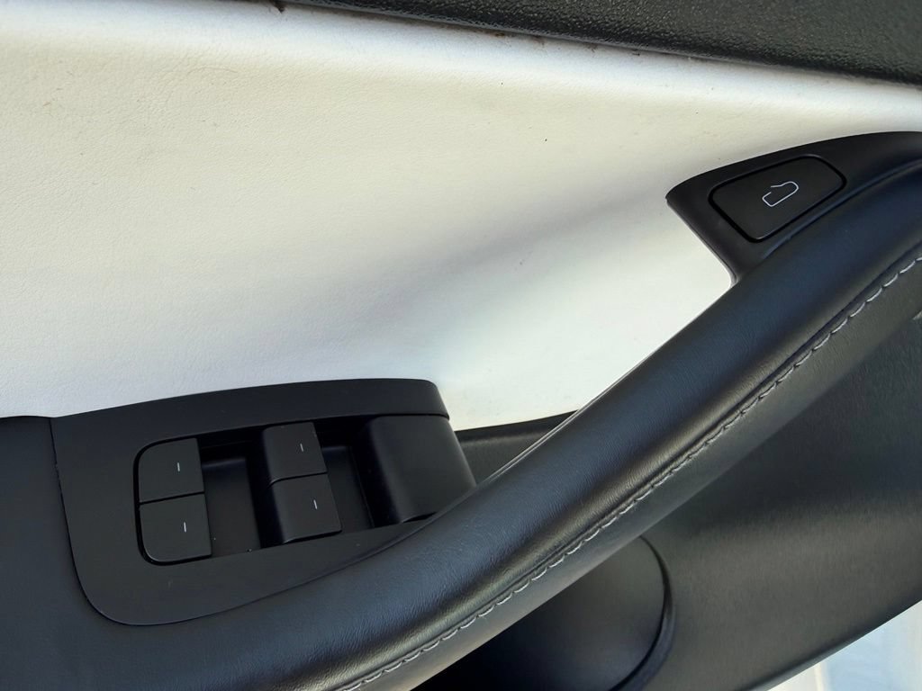 Used 2021 Tesla Model Y Performance AWD/4WD image 18