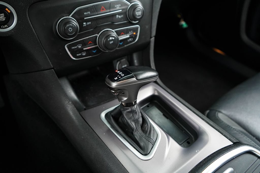 Used 2021 Dodge Charger SXT w/ Leather Interior Group RWD image 33