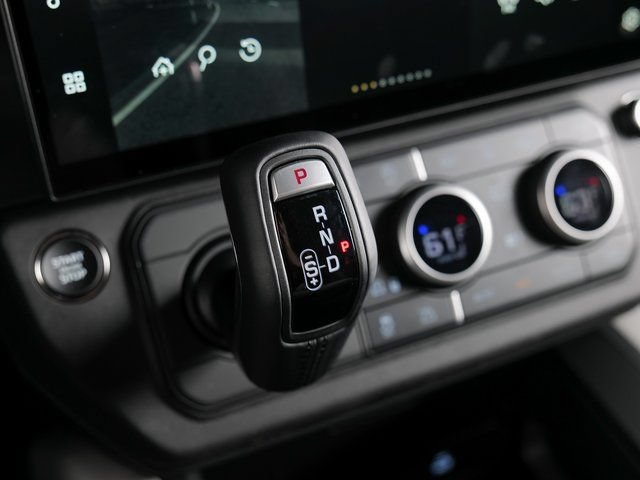 New 2026 Land Rover Defender 110 X-Dynamic SE AWD/4WD image 13
