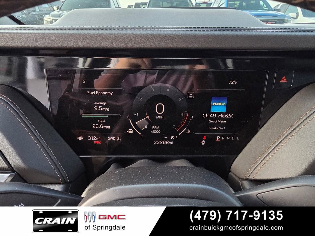 Used 2025 GMC Yukon XL AT4 AWD/4WD image 14