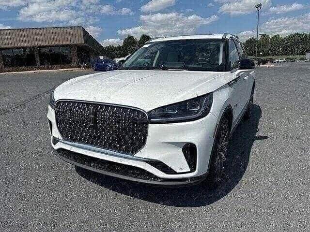 New 2025 Lincoln Aviator Reserve w/ Equipment Group 201A image 1