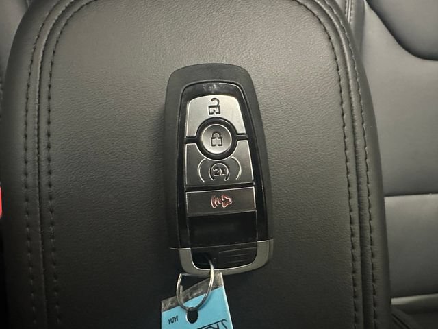 New 2025 Ford Maverick Lariat w/ Black Appearance Package AWD/4WD image 16