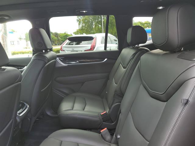 Certified 2025 Cadillac XT6 Premium Luxury FWD image 39