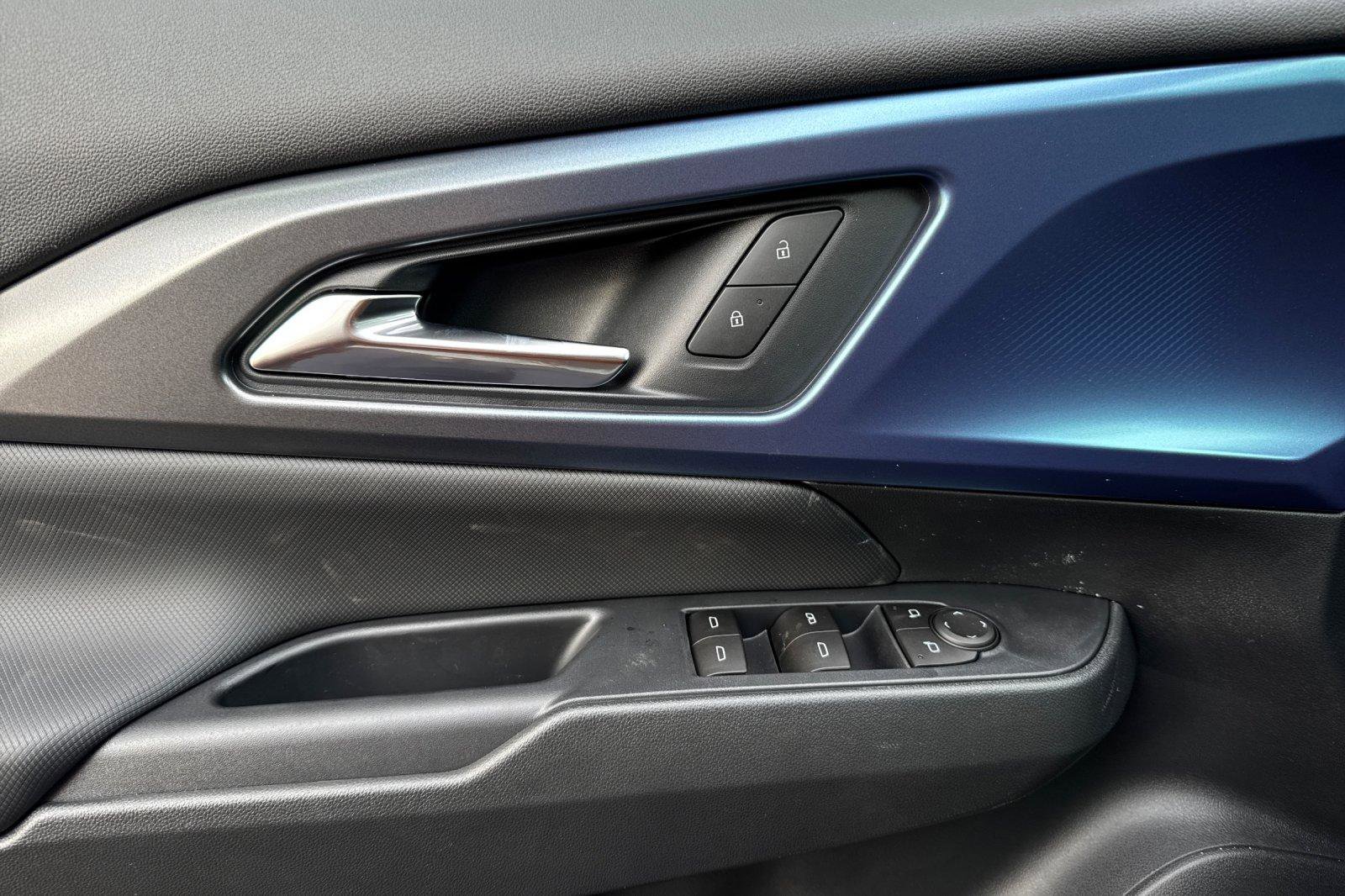 Used 2026 Chevrolet Equinox EV LT image 12