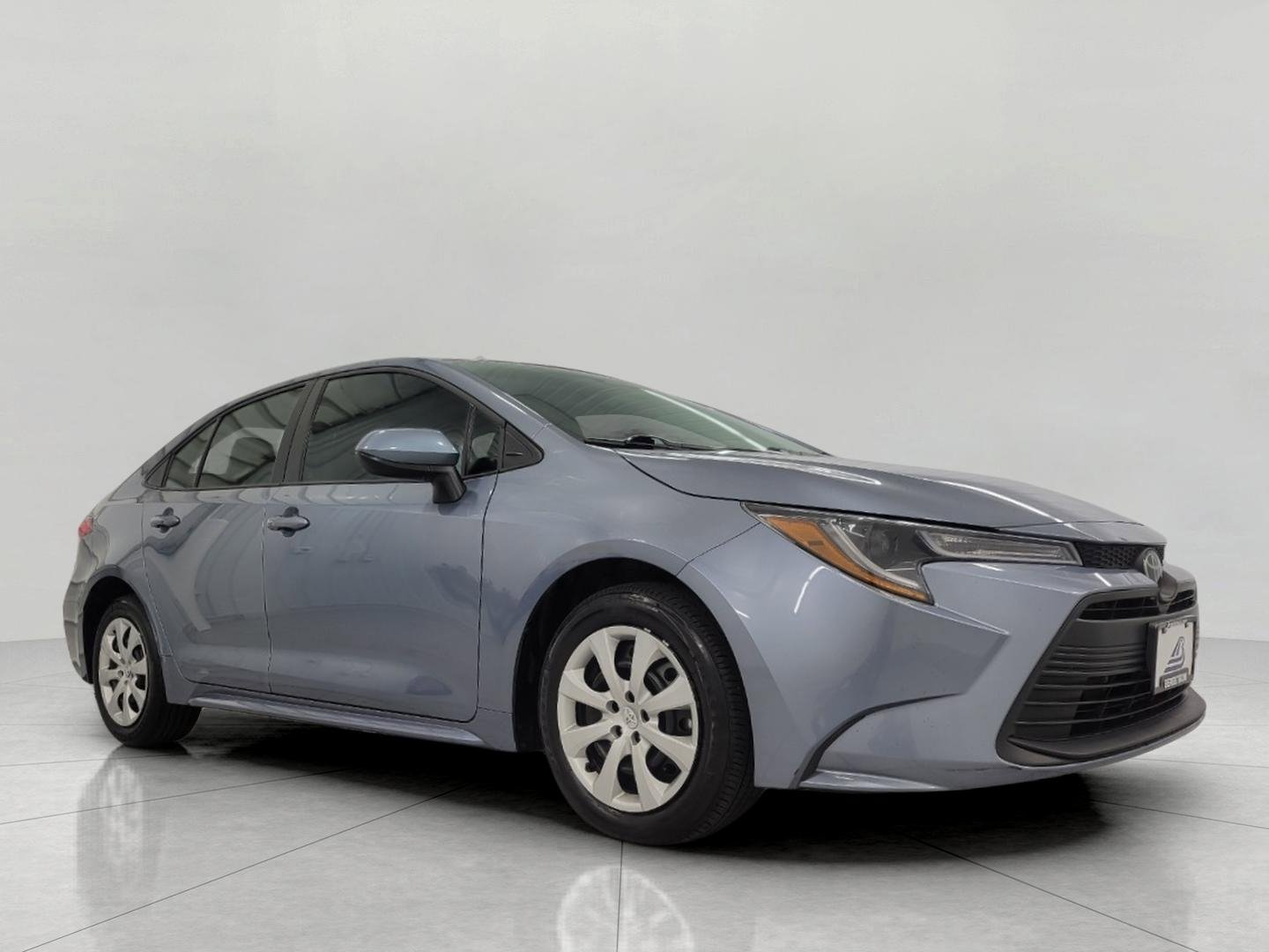 Used 2024 Toyota Corolla LE FWD image 1