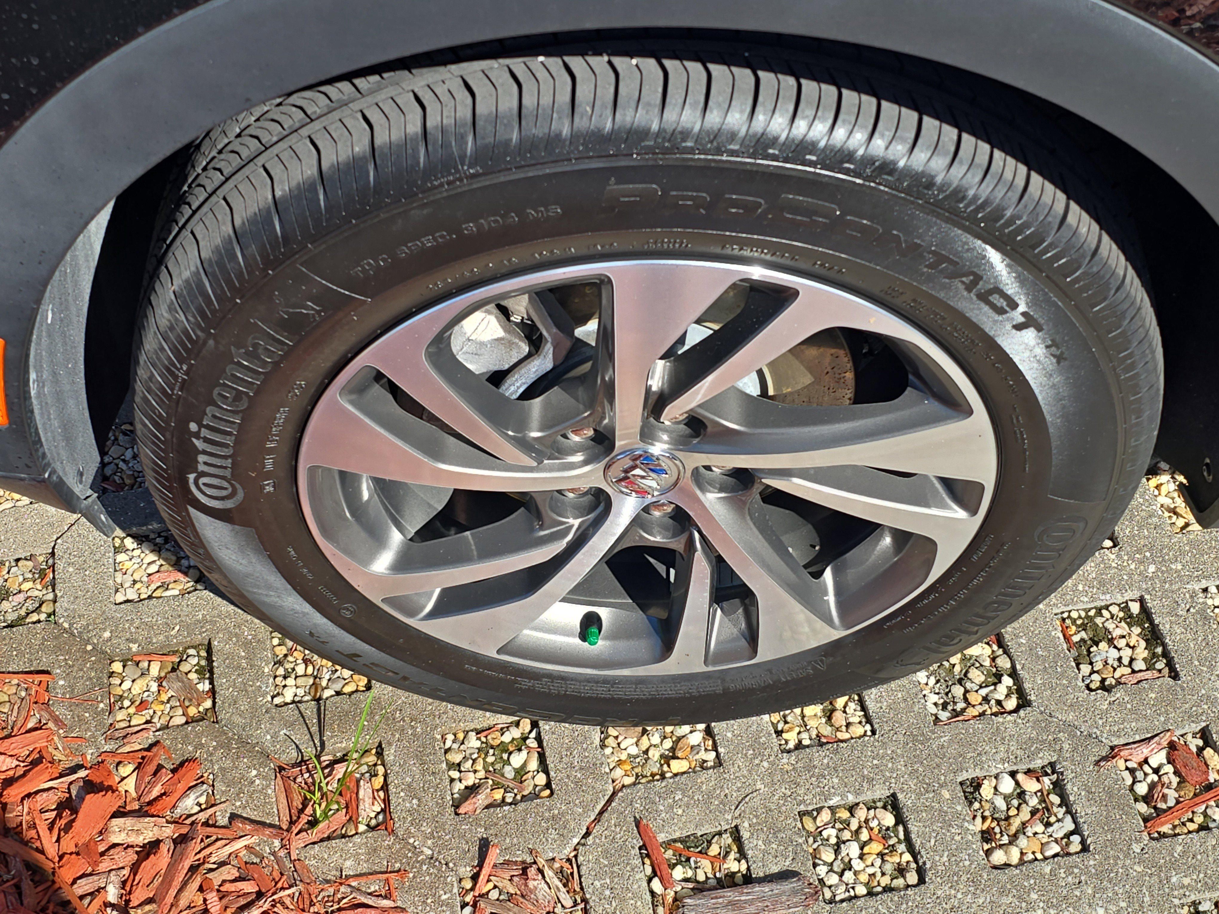 Used 2023 Buick Envision Essence image 9