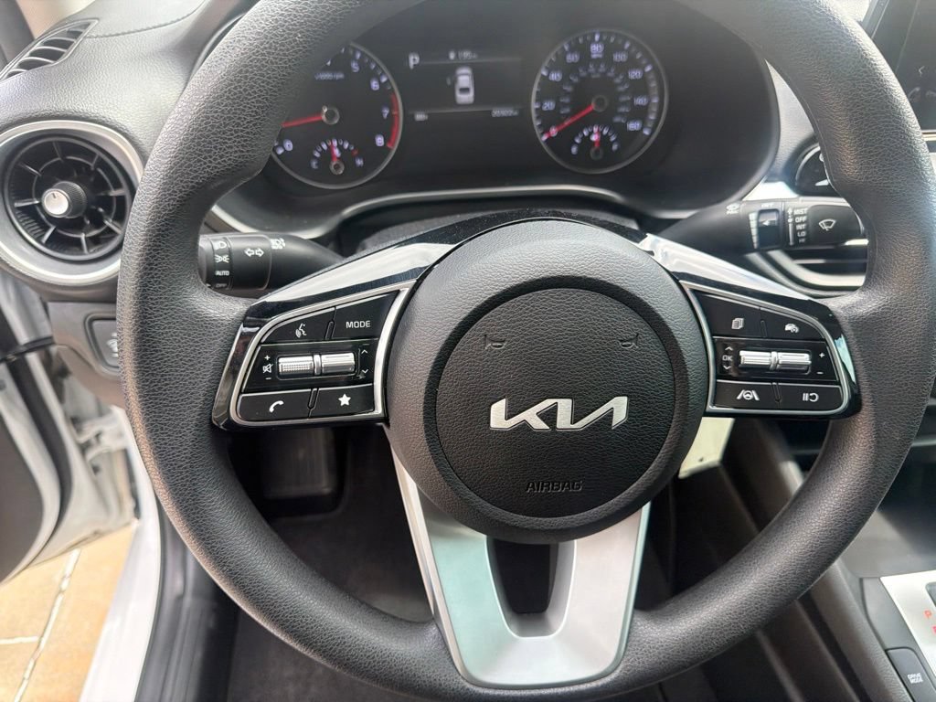 Used 2024 Kia Forte LXS w/ LXS Technology Package FWD image 23