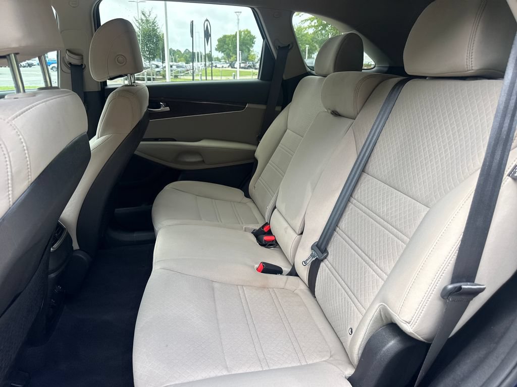 Used 2017 Kia Sorento FWD image 31