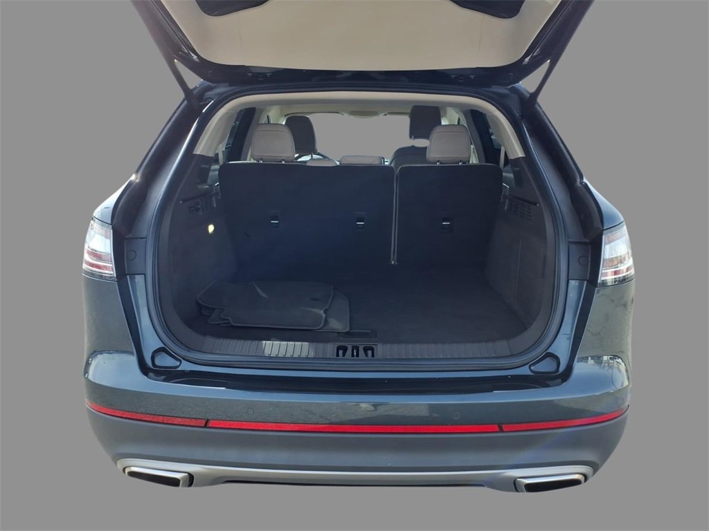 Certified 2023 Lincoln Nautilus FWD w/ Premium Package image 8