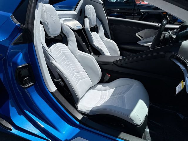 Used 2025 Chevrolet Corvette Z06 RWD image 24