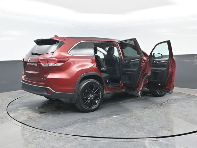 Used 2019 Toyota Highlander SE AWD/4WD image 29