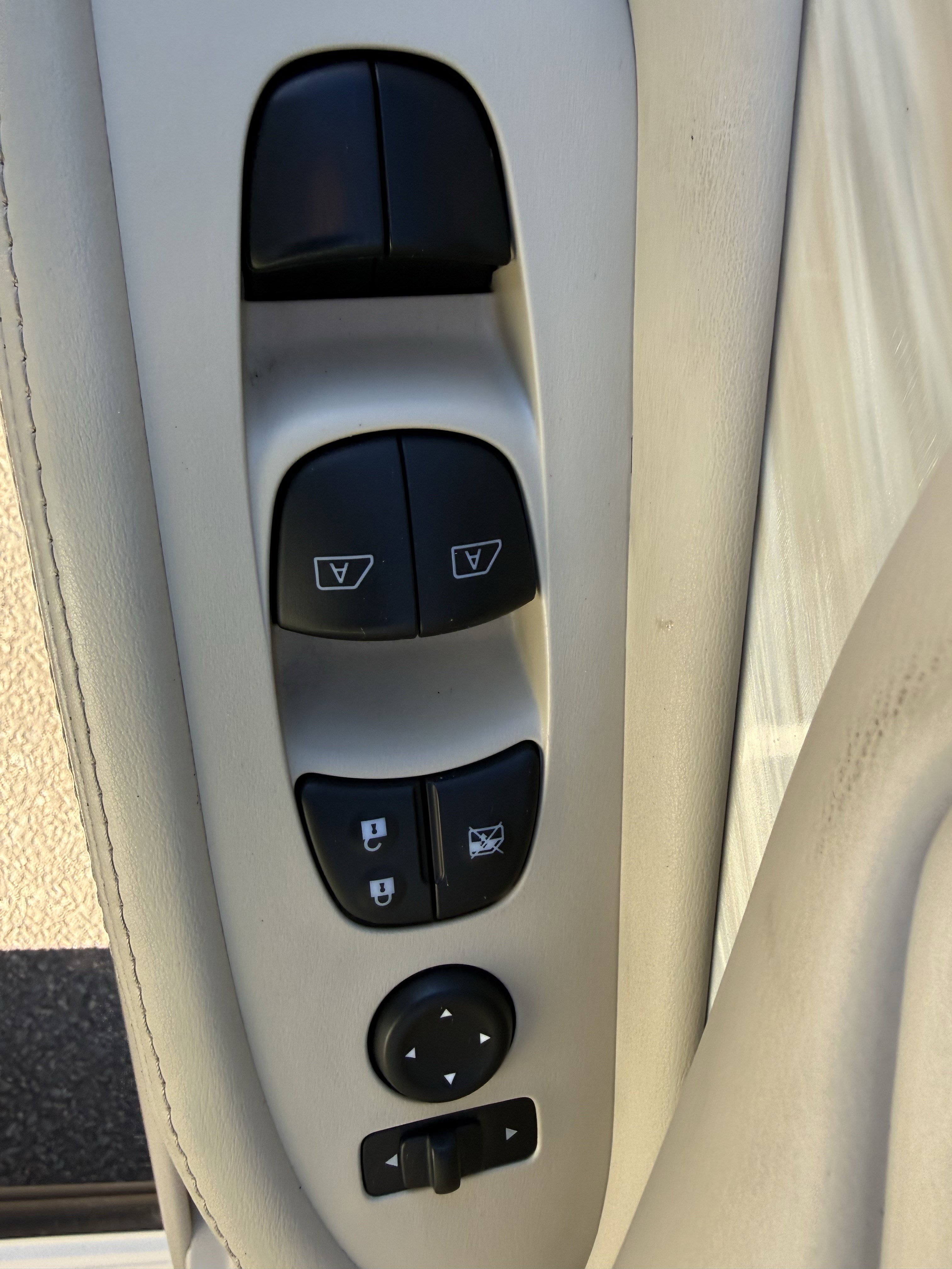 Used 2018 Nissan Murano SV image 10