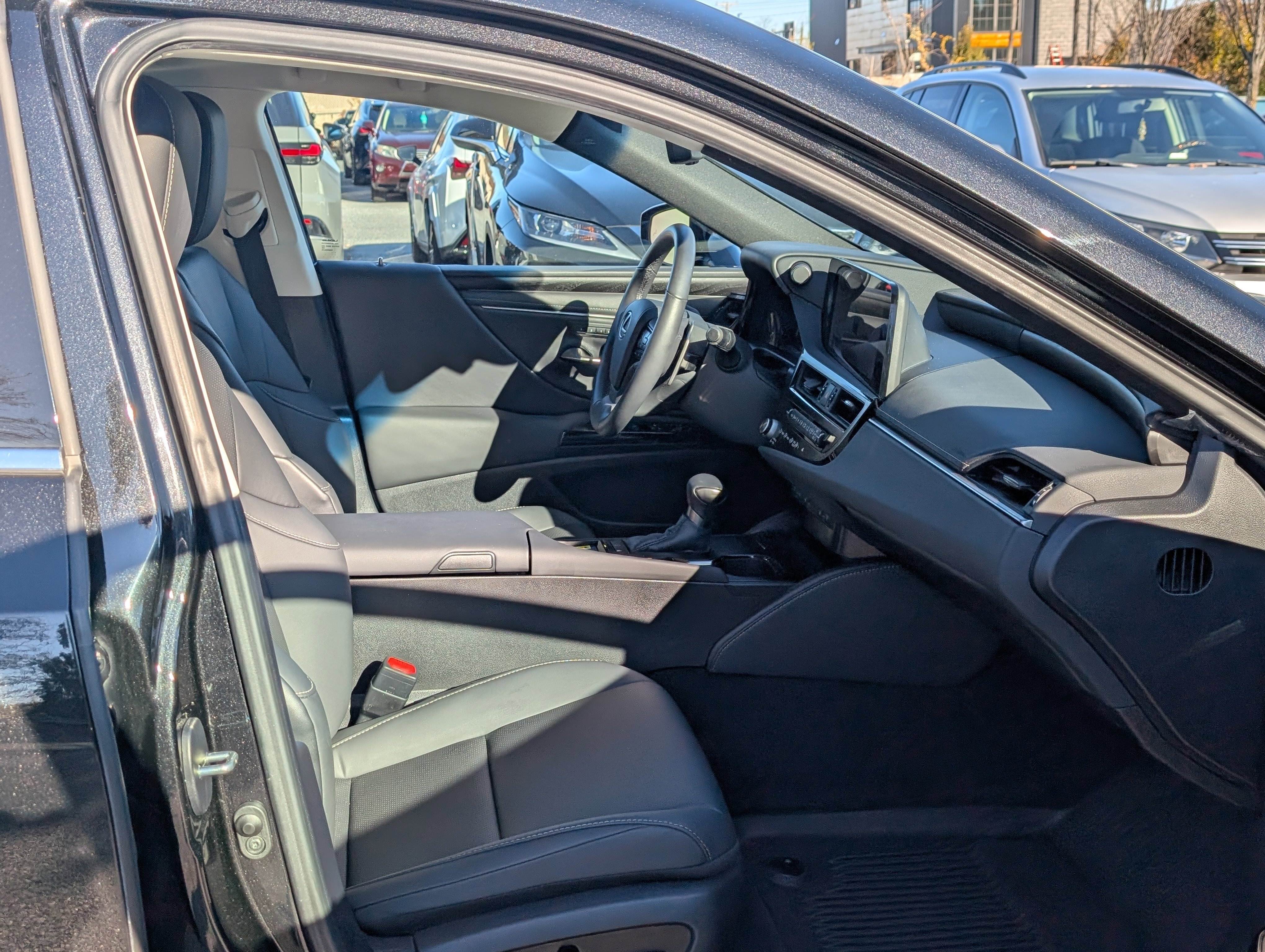 Certified 2024 Lexus ES 350 w/ Premium Package image 11