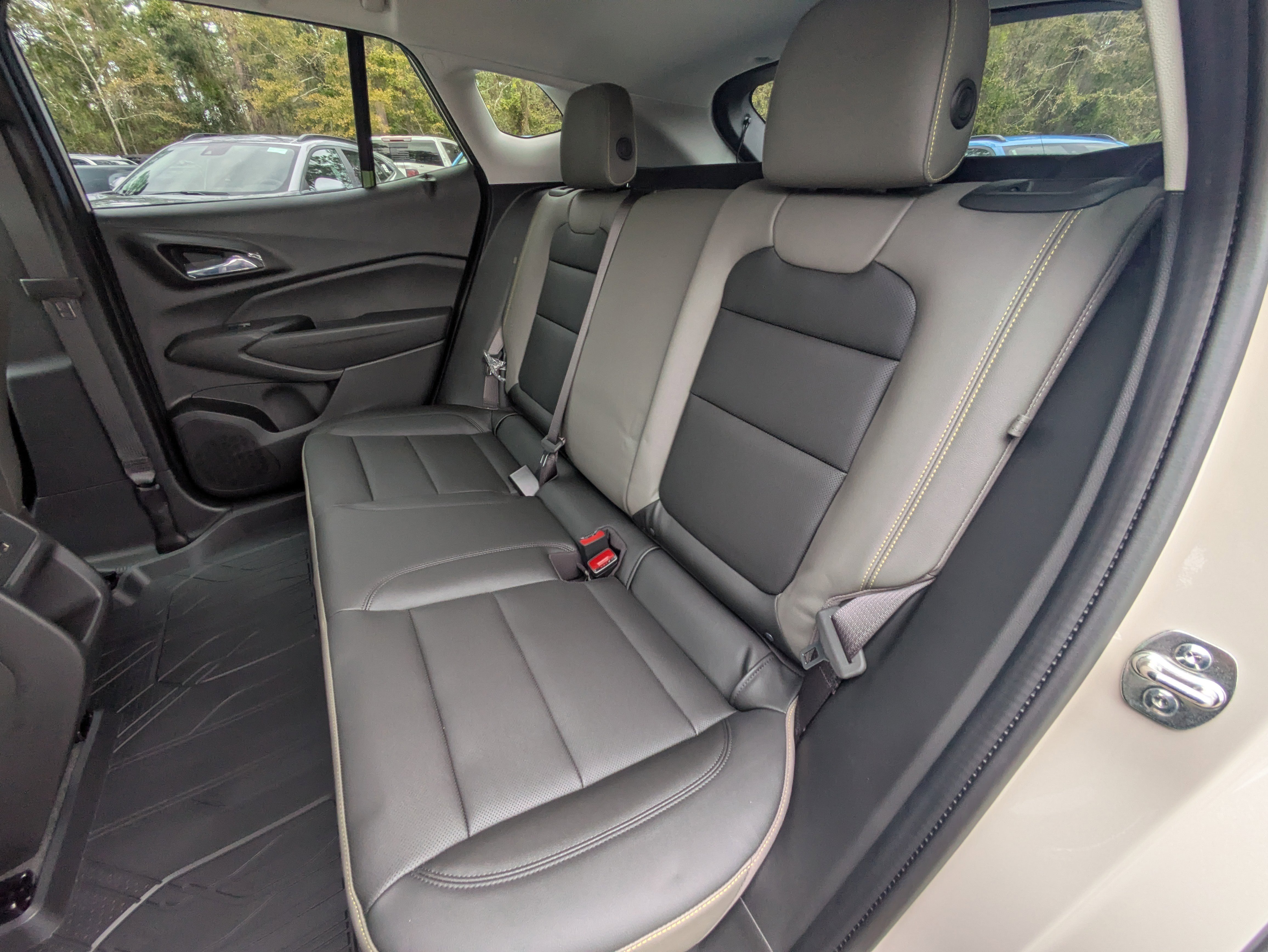 New 2026 Chevrolet Trax ACTIV w/ Sunroof Package image 8