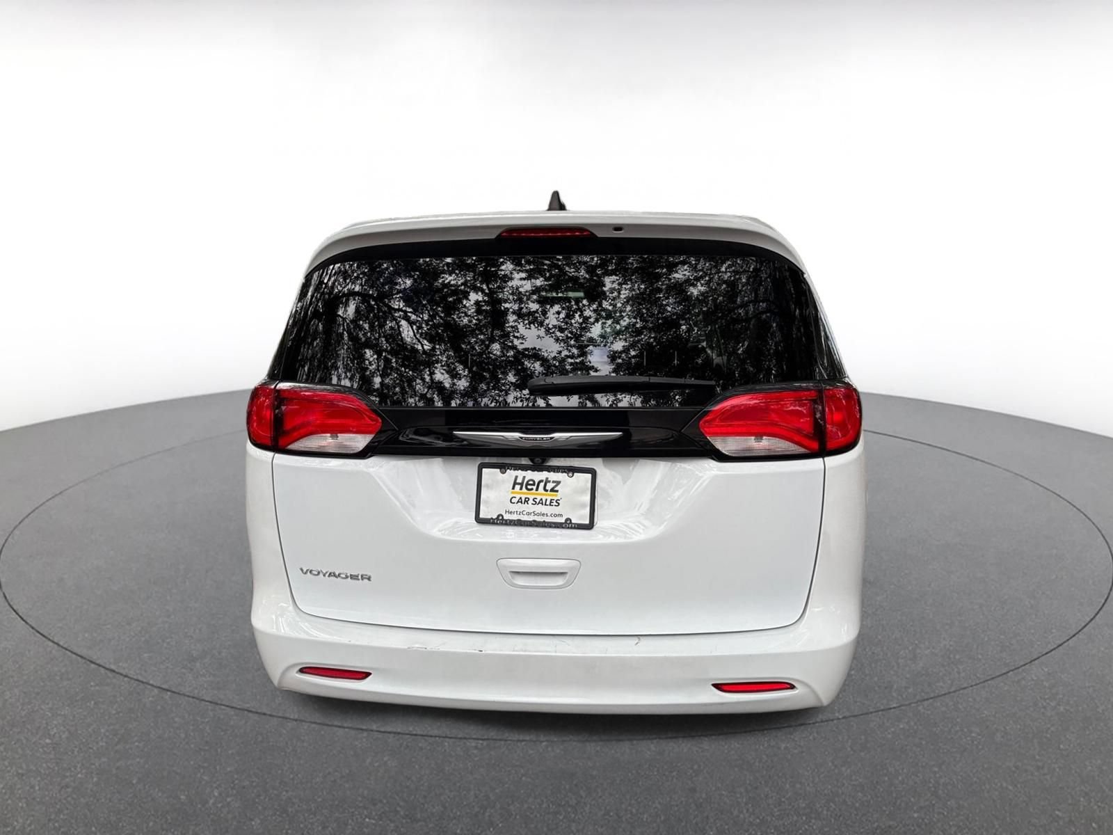 Used 2023 Chrysler Voyager LX FWD image 6