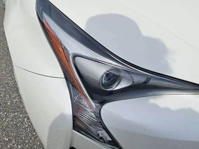 Used 2018 Toyota Prius Four image 13