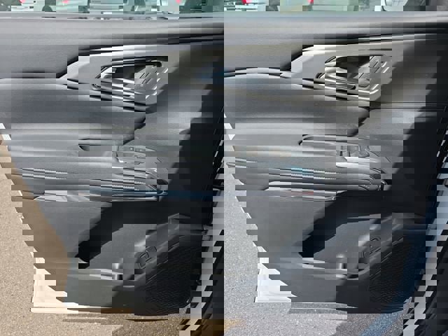 New 2026 Chevrolet Traverse LT w/ Driver Confidence Package image 18