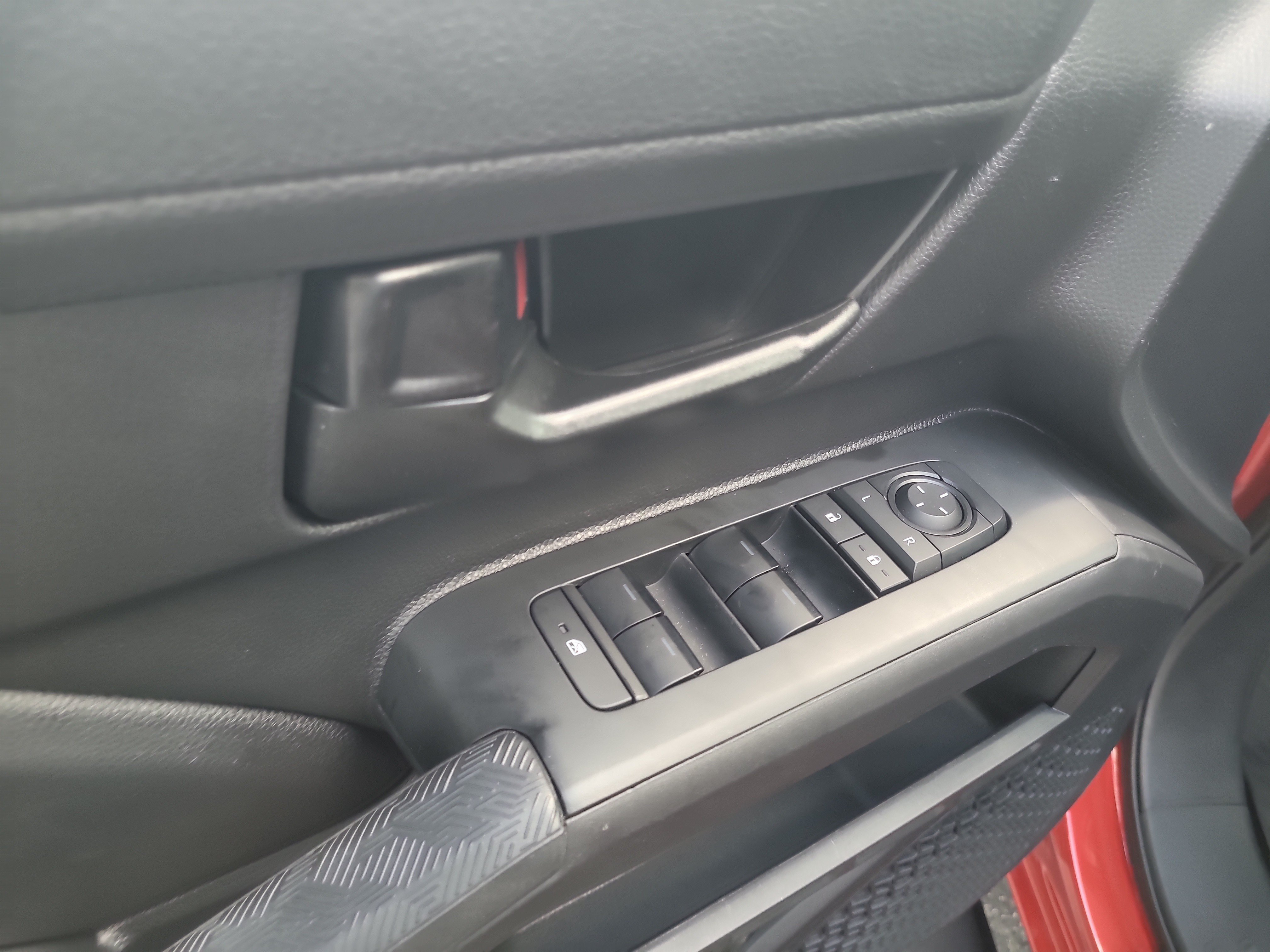 Certified 2025 Toyota Tacoma SR RWD image 18