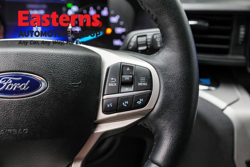Used 2022 Ford Explorer XLT image 16