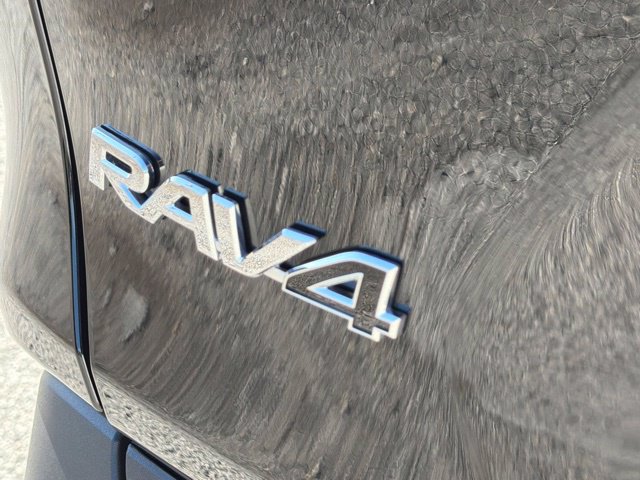 Used 2025 Toyota RAV4 XLE w/ Convenience Package FWD image 14