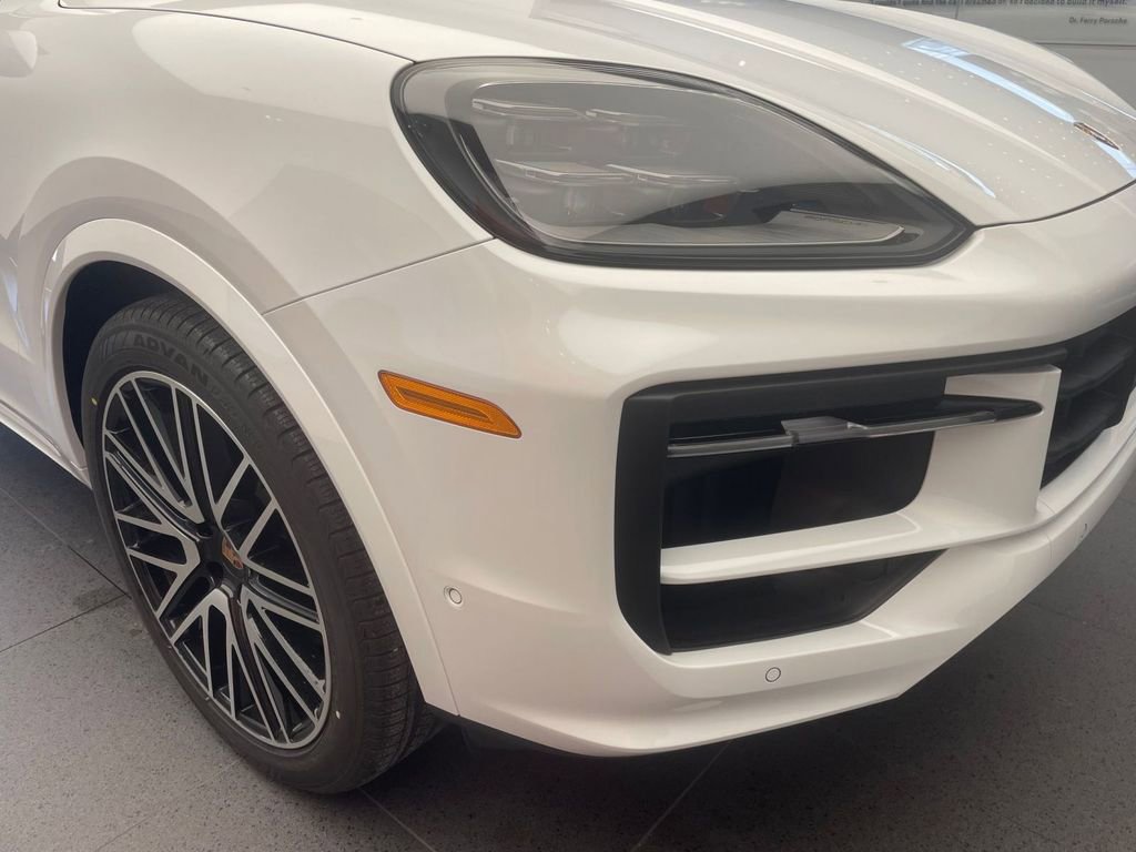 New 2026 Porsche Cayenne Coupe AWD/4WD image 22
