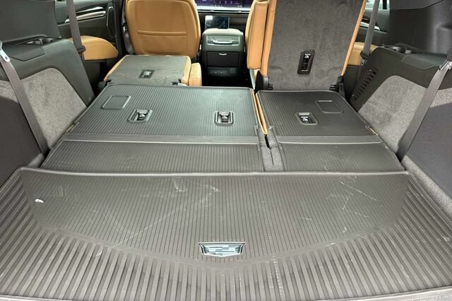 New 2026 Cadillac Escalade Luxury w/ Touring Package AWD/4WD image 17