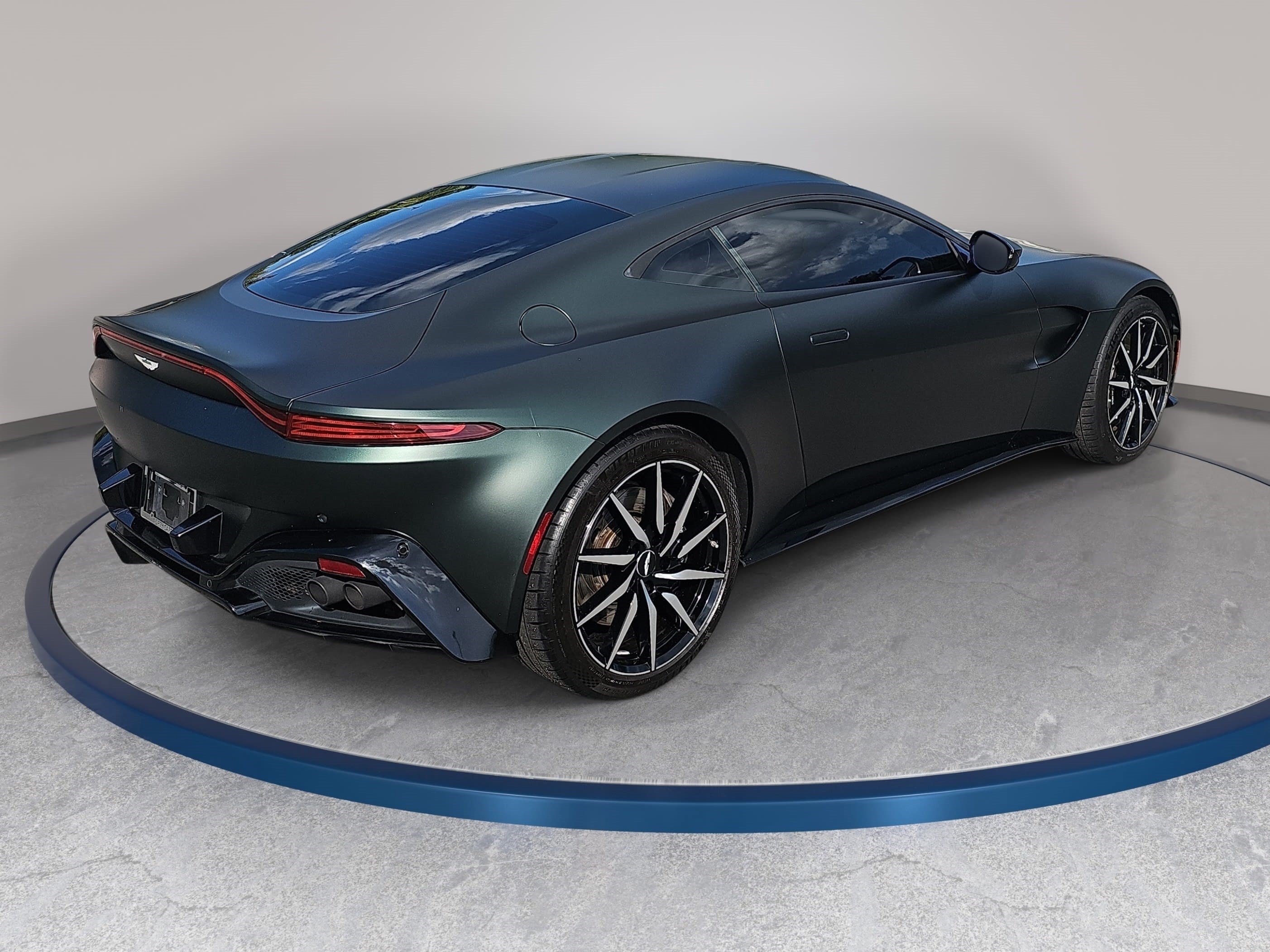 Used 2019 Aston Martin V8 Vantage Coupe RWD image 5